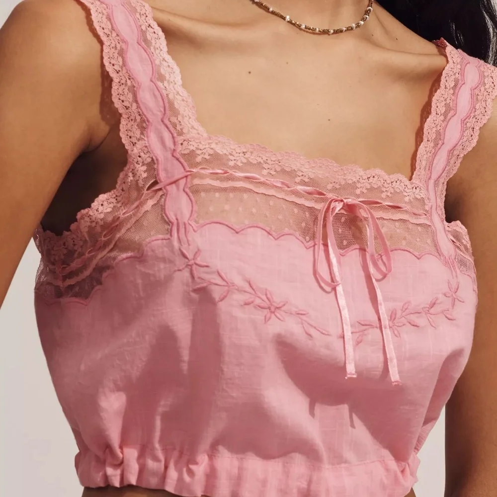 Forever That Girl Lace Square-Neck Bubble Tank Top Cropped Pink Blouse M NWT - Picture 4 of 5